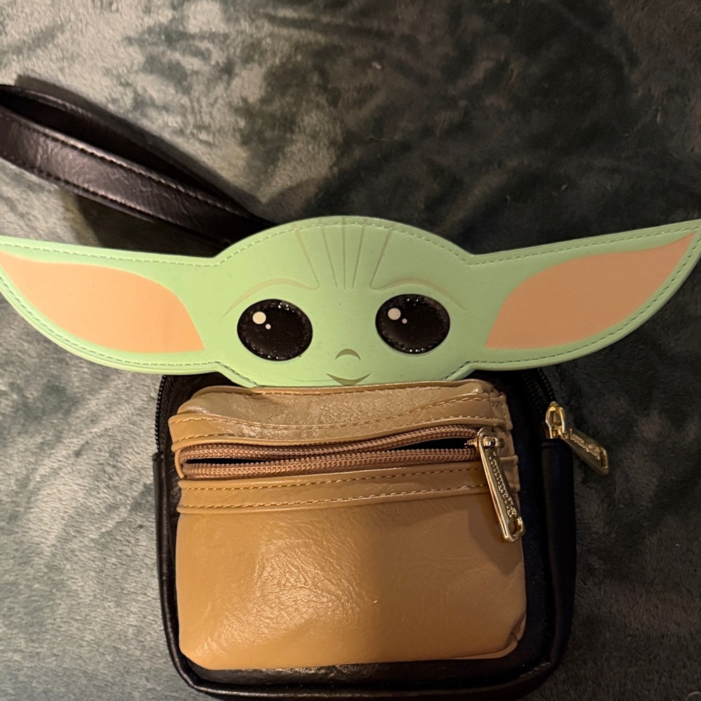 Loungefly Star Wars Yoda Wristlet Bag used twice